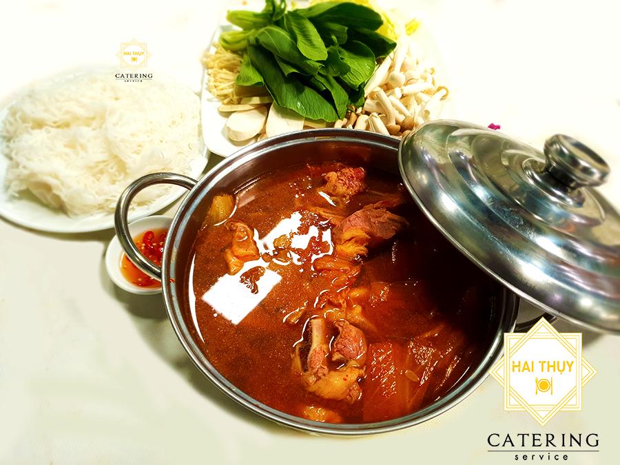 Lẩu sườn bò kim chi chút chua cay cho hương vị trọn vẹn